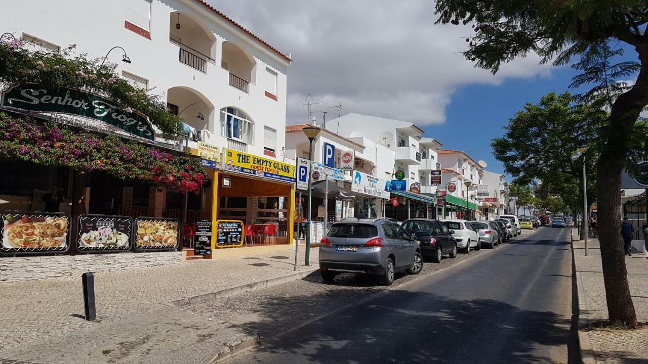 Apartment On The Strip Albufeira Exterior foto