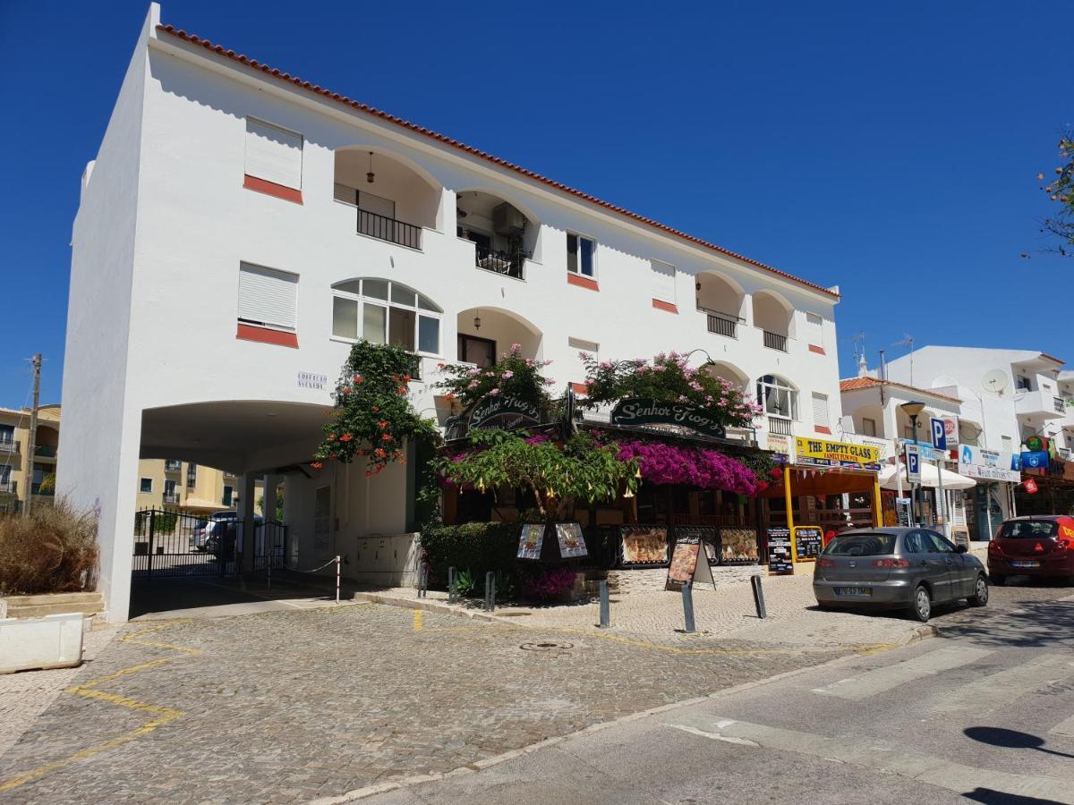 Apartment On The Strip Albufeira Exterior foto